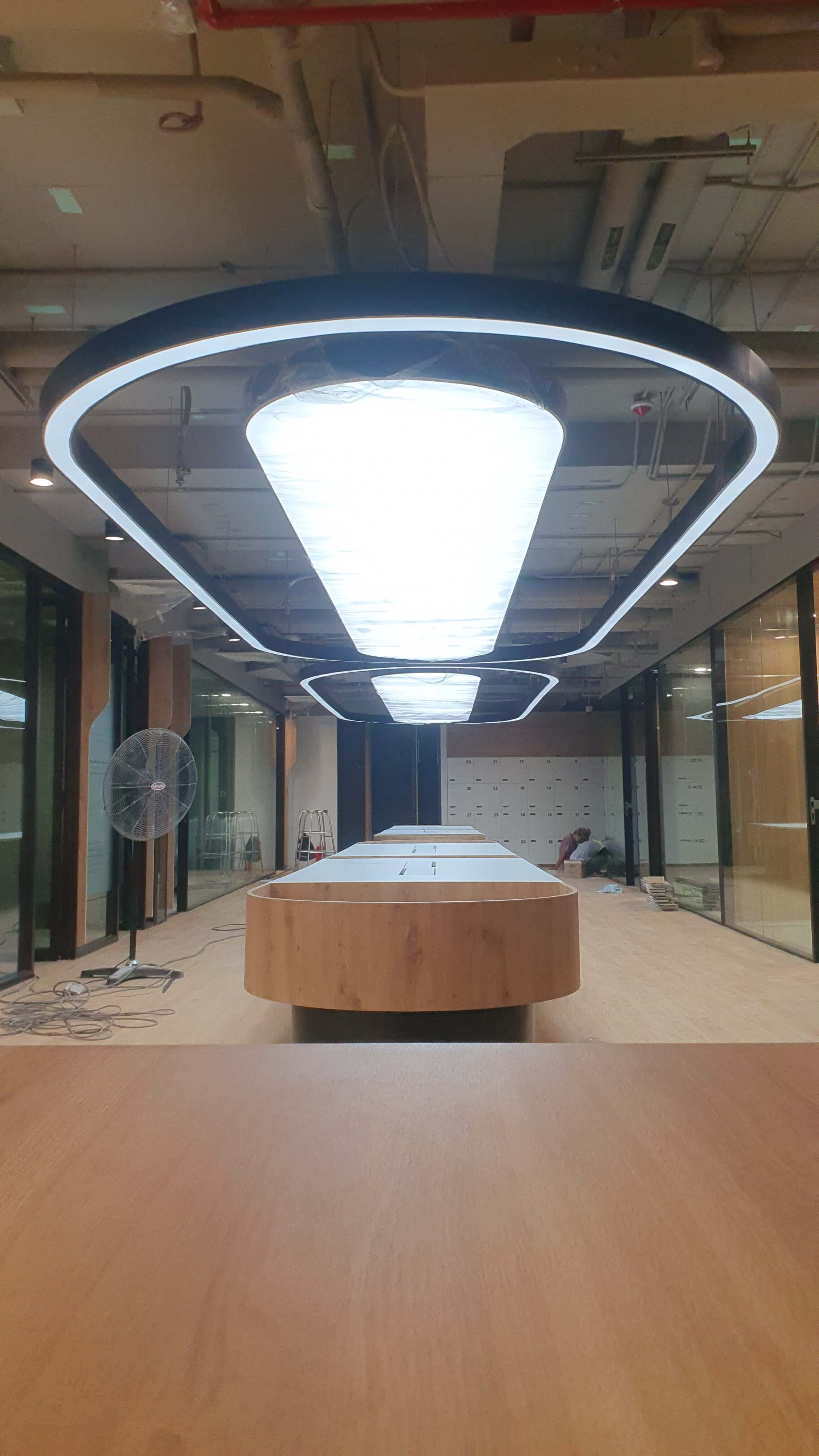 đèn nhôm gia công – Sự Kết Hợp Hoàn Hảo Giữa Thẩm Mỹ và Chức Năng