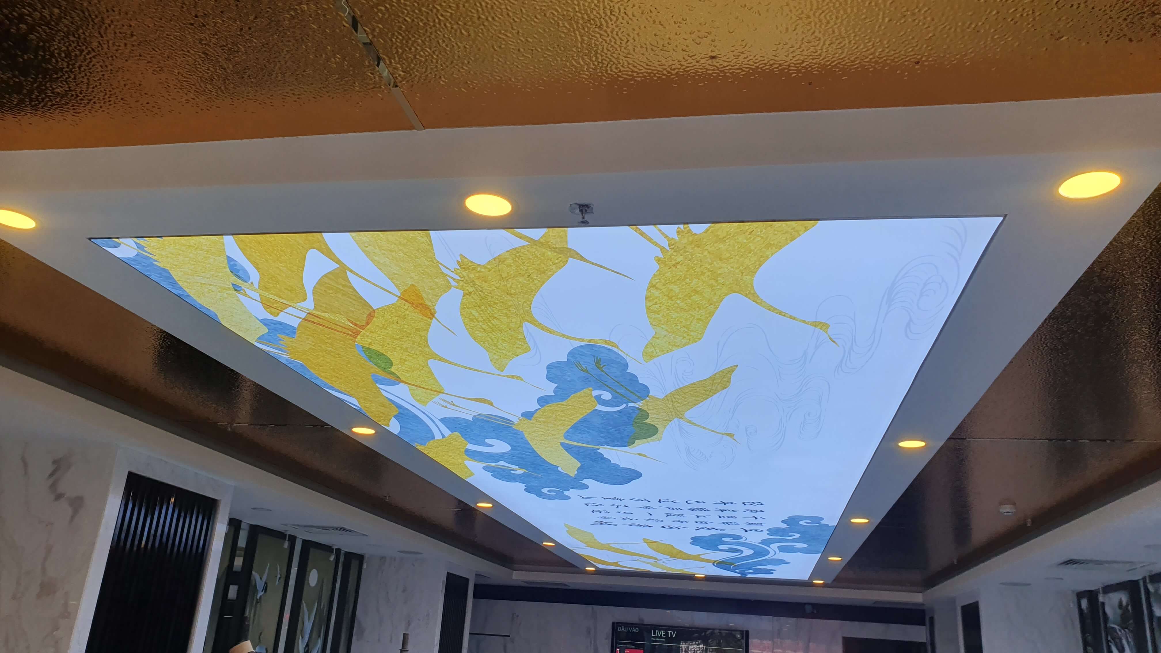 ảnh sản phẩm Đèn Trần Xuyên Sáng – Sự Kết Hợp Hoàn Hảo Giữa Thẩm Mỹ và Chức Năng