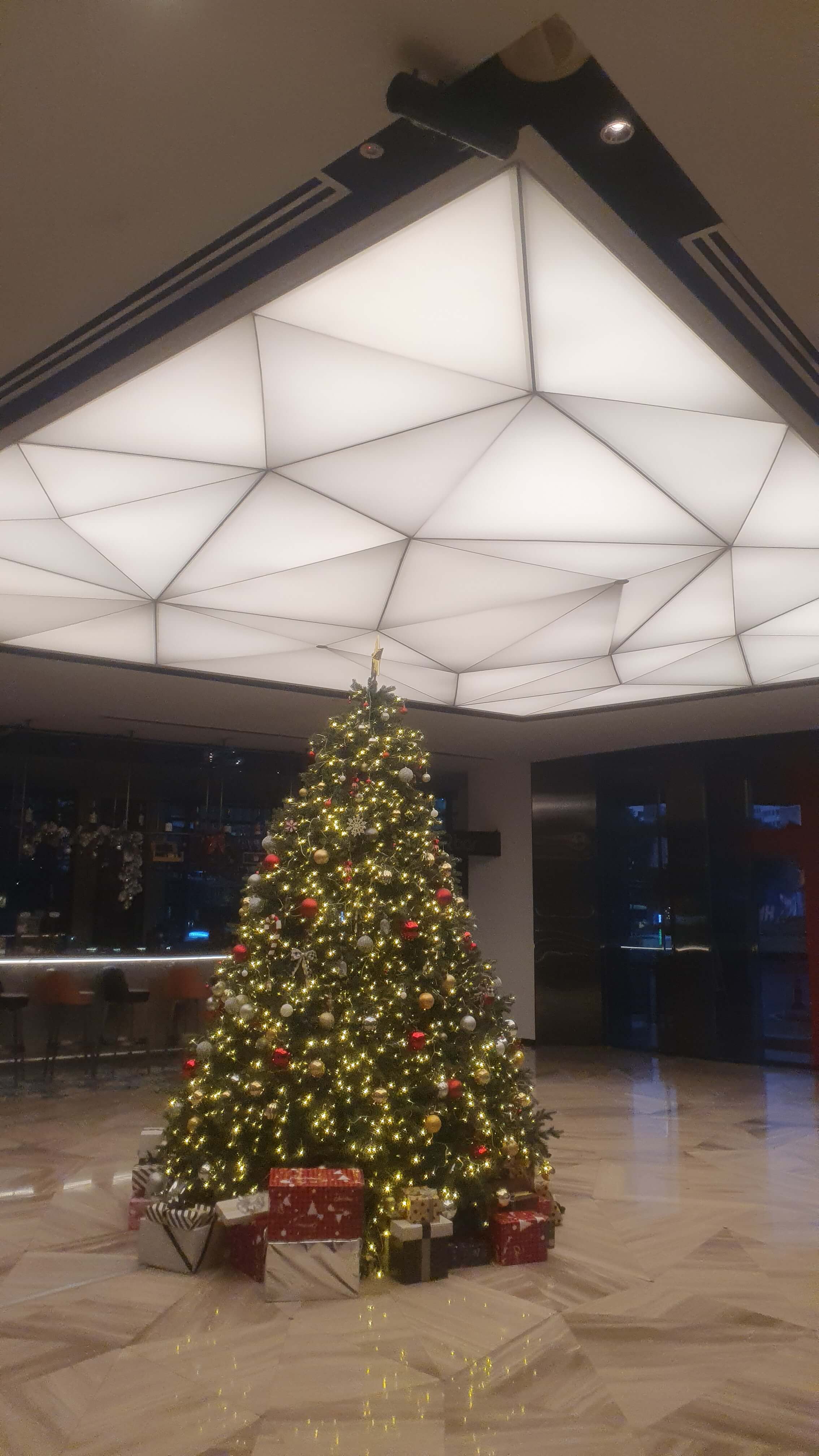 Ảnh tin tức Cấu Tạo Trần Xuyên Sáng – Vật Liệu, Cấu Trúc & Lợi Ích Vượt Trộ