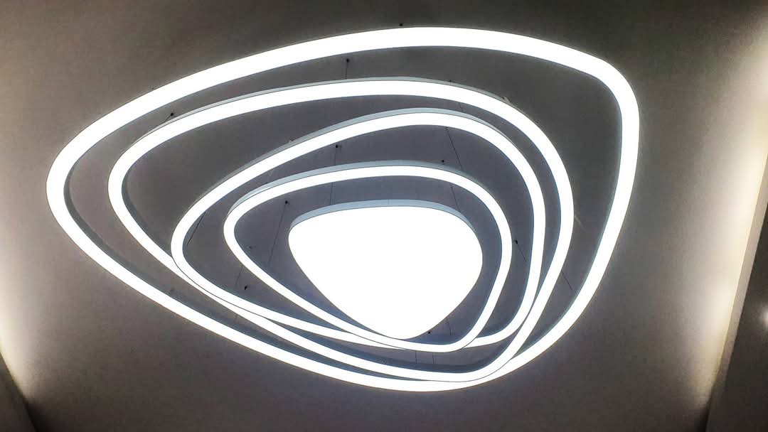 ảnh sản phẩm đèn nhôm gia công – Sự Kết Hợp Hoàn Hảo Giữa Thẩm Mỹ và Chức Năng