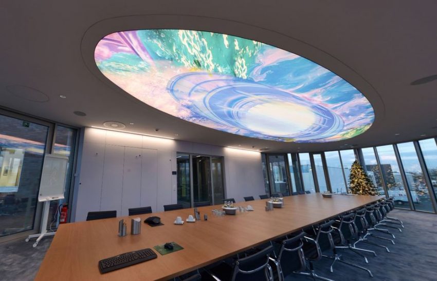 ảnh sản phẩm Đèn Trần Xuyên Sáng – Sự Kết Hợp Hoàn Hảo Giữa Thẩm Mỹ và Chức Năng