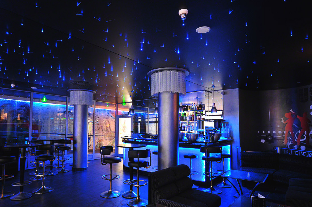 ảnh sản phẩm Thi Công Trần Sao Uy Tín-Nhanh Chóng-Giá Thành Hợp Lý